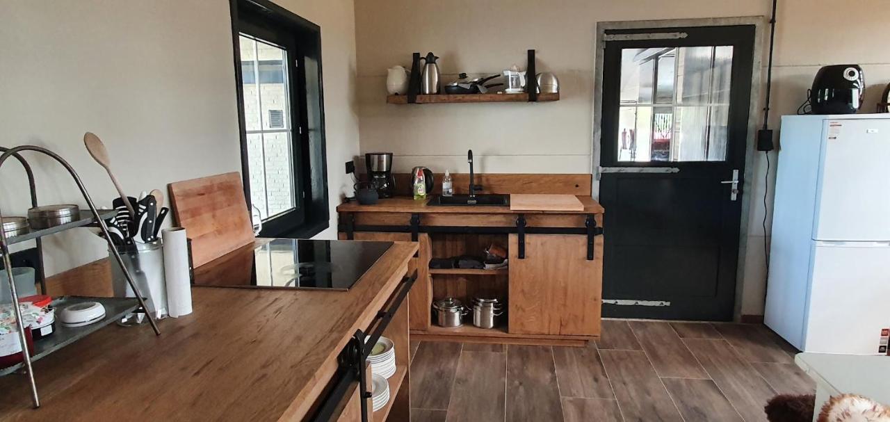 Luxe Gastenkamer Met Living En Keuken Bij Friezen Paarden Stal Pellendijk Westendorp ภายนอก รูปภาพ